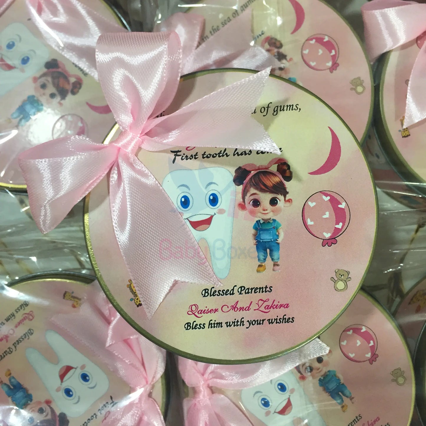 250gm Fist Tooth Tin Boxes With Bow